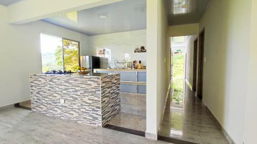 Acogedora Casa de Campo Con Vista A La Monta�a
