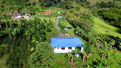 Acogedora Casa de Campo Con Vista A La Monta�a