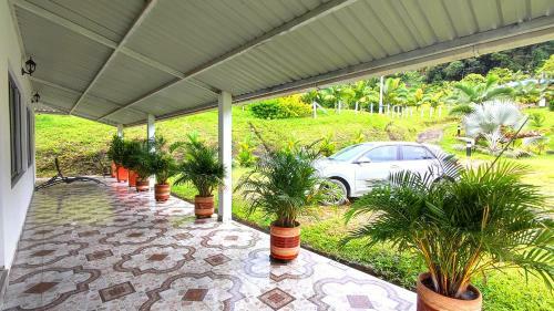 Acogedora Casa de Campo Con Vista A La Monta�a