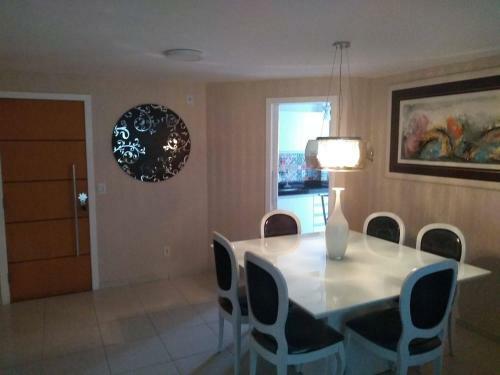 Apartamento A J�ia Da Praia Do Morro! Perto de Tudo.