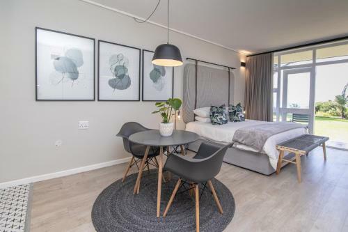 Luxurious Brookes Hill Self Catering Apartment