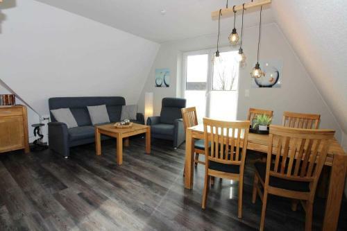 Apartamento Seepark Burhave _ Reetdachhaus Neu