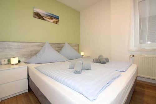 Apartamento Seepark Burhave _ Reetdachhaus Neu