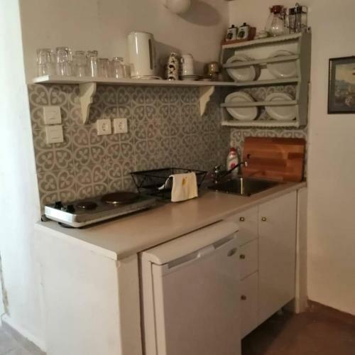 Petrino 2 - Traditional Lerian House