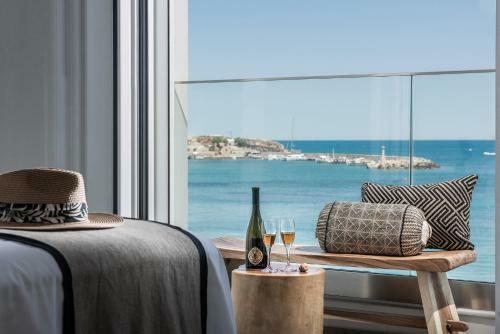 Khroma Luxury Suite 1 Beach Front Apartment