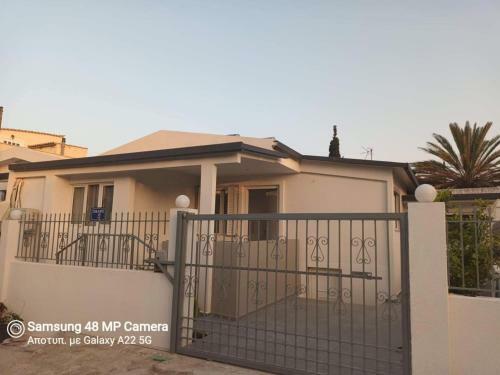 Oresti's Villa Near Airport & Beach