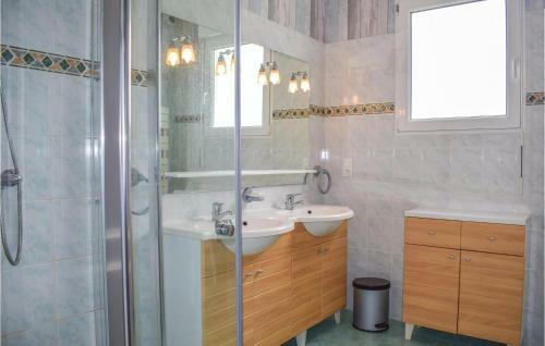 Holiday Home Plurien H-666