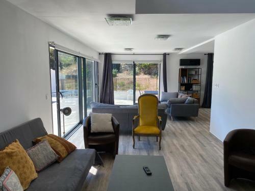 Magnifique Villa � Bouc Bel Air