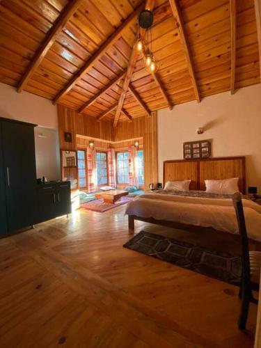 Cliffside Manor, Satkhol, Mukteshwar By Earthaa Escapes