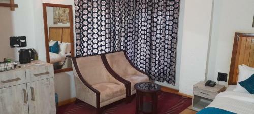 Cliffside Manor, Satkhol, Mukteshwar By Earthaa Escapes