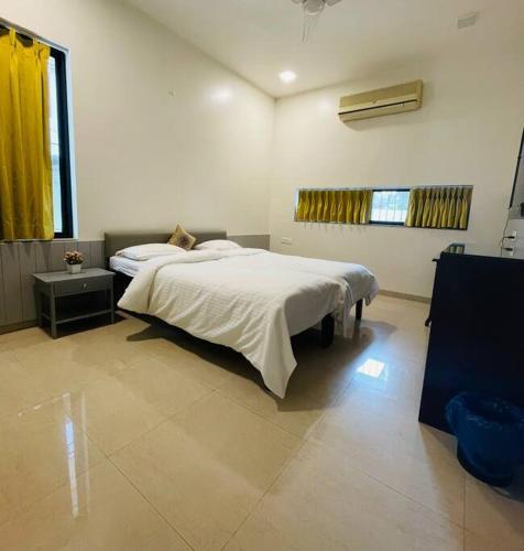 Large 4 Bed Villa-airy, Green And Quiet Vistas