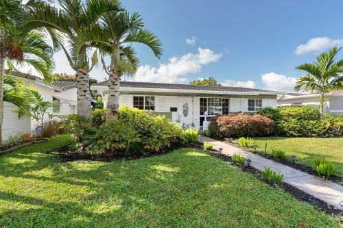 Gorgeous 3 Bdr, Amazing Bbq Area, Pool And More