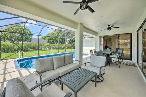 Modern Cape Coral Home Private Lanai And Pool!