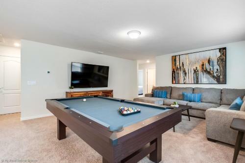 Private Pool Home W Spa, Game Room, Bbq & More