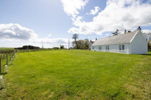 Altido Gorgeous Cottage With Garden & Great Views