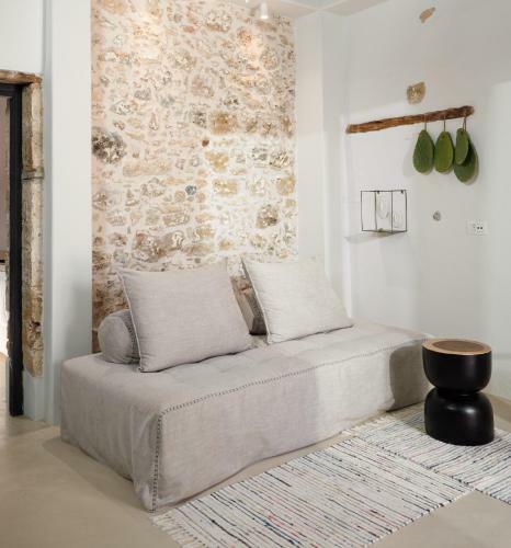 Icos Village House