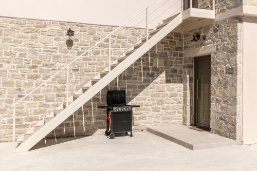 Aeonios Luxury Villa