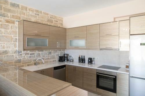 Aeonios Luxury Villa