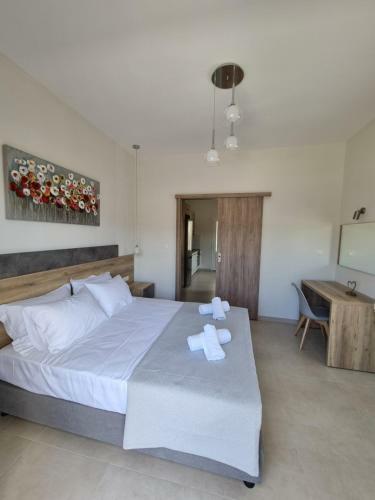 Chrysanthe's Apartments No1