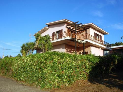 Skafidia Villa Yucca - Garden Haven Retreat