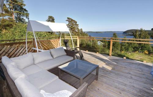 Nice Home In Uddevalla With Wifi And 2 Bedrooms