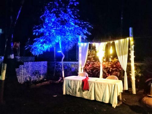 Ibn White House Cootage And Tent Camping