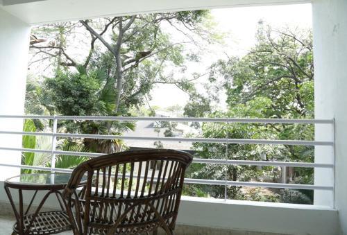 5 Min Walk To Osho Resort, Kp5
