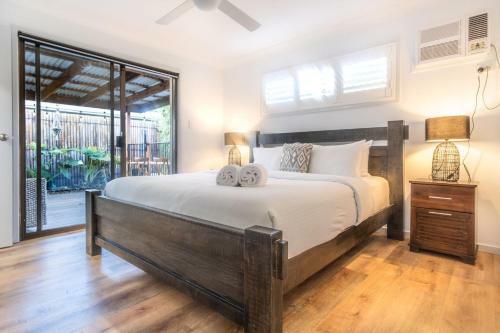 Spacious Family Home With Pool In Golden Beach
