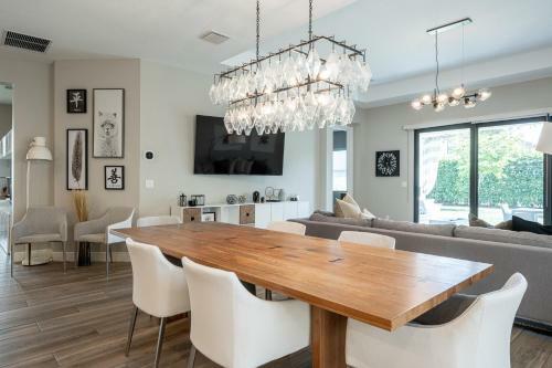 Luxurious Home With Optional Chauffer & Butler Service
