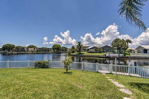 Waterfront Punta Gorda Retreat With Hot Tub!