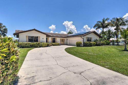 Waterfront Punta Gorda Retreat With Hot Tub!