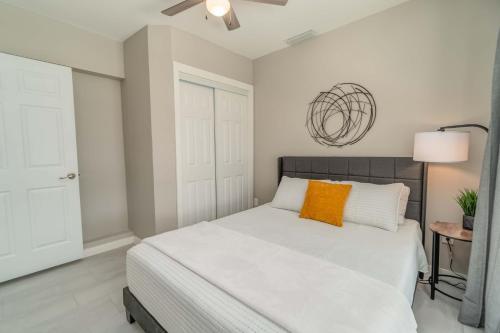 Florida Oasis - Private Dog Friendly Villa With Solar Pool - Sleeps 6