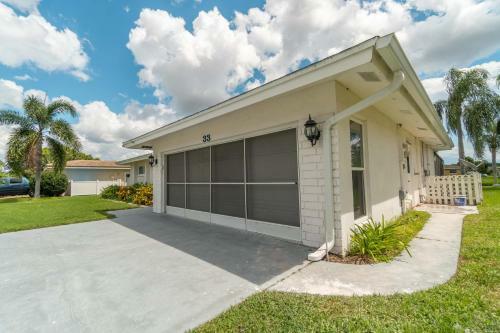 Florida Oasis - Private Dog Friendly Villa With Solar Pool - Sleeps 6