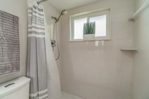 Florida Oasis - Private Dog Friendly Villa With Solar Pool - Sleeps 6