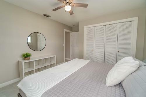 Florida Oasis - Private Dog Friendly Villa With Solar Pool - Sleeps 6