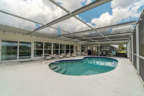 Florida Oasis - Private Dog Friendly Villa With Solar Pool - Sleeps 6