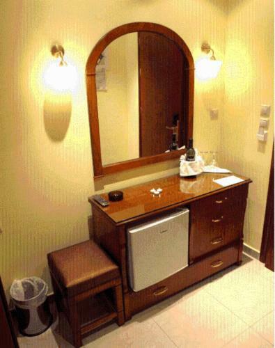 Hotel Avra