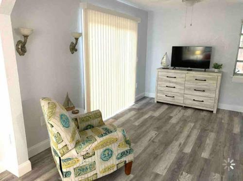 Family Friendly W/pool. 5 Miles To Madeira Beach