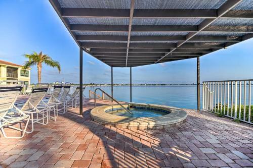 Apartamento Isla Del Sol Condo About 2 Mi To St Pete Beach!