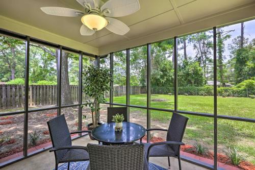 Bright Tallahassee Retreat With Lanai And Yard!
