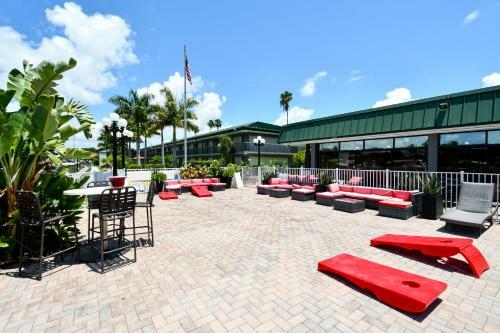 Apartamento Ramada 614 - All-new, Huge Pool, Tiki Bar!