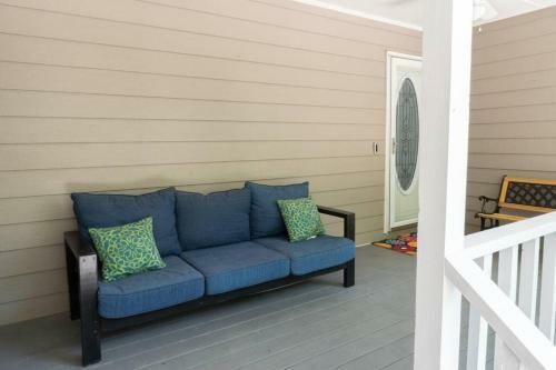 Entire Home, Waterfront Lake Lanier - Kayaks, Dock
