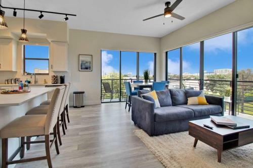 Modern 2bd King Bed Mins From Downtown