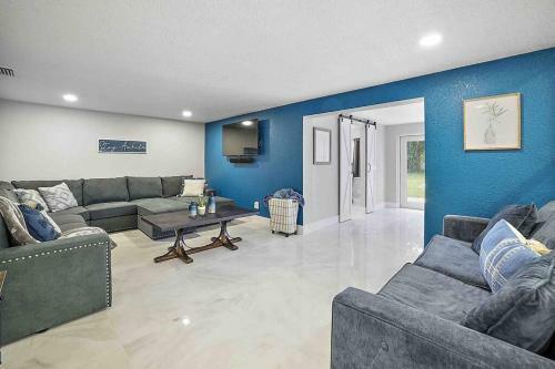 New Luxe 9 Beds~5br~pool~game Room~selfie Wall~playset