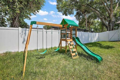 New Luxe 9 Beds~5br~pool~game Room~selfie Wall~playset