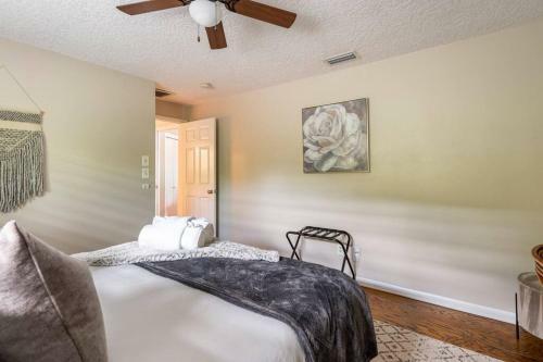 Quiet Oasis In Ideal Location-private Pool &arcade