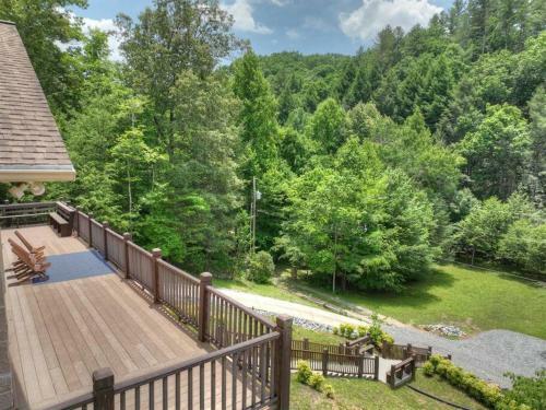 *creek Front* With Hottub, Fire Pits, Billiards, Ev Charger