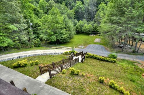 *creek Front* With Hottub, Fire Pits, Billiards, Ev Charger