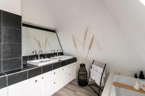 Apartamento Au�ergew�hnliche Wohnung In Historischem Kloster