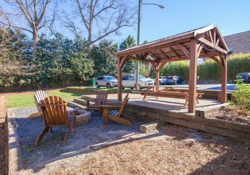 Cozy Updated Apartment Near Little Five Points
